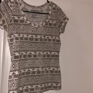 Green patterned tee shirt